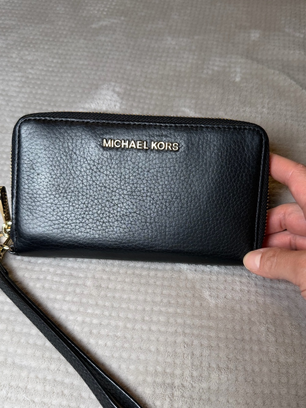 Michael Kors Black Pebbled Leather Zip Wristlet w/Gold Hardware NWOT